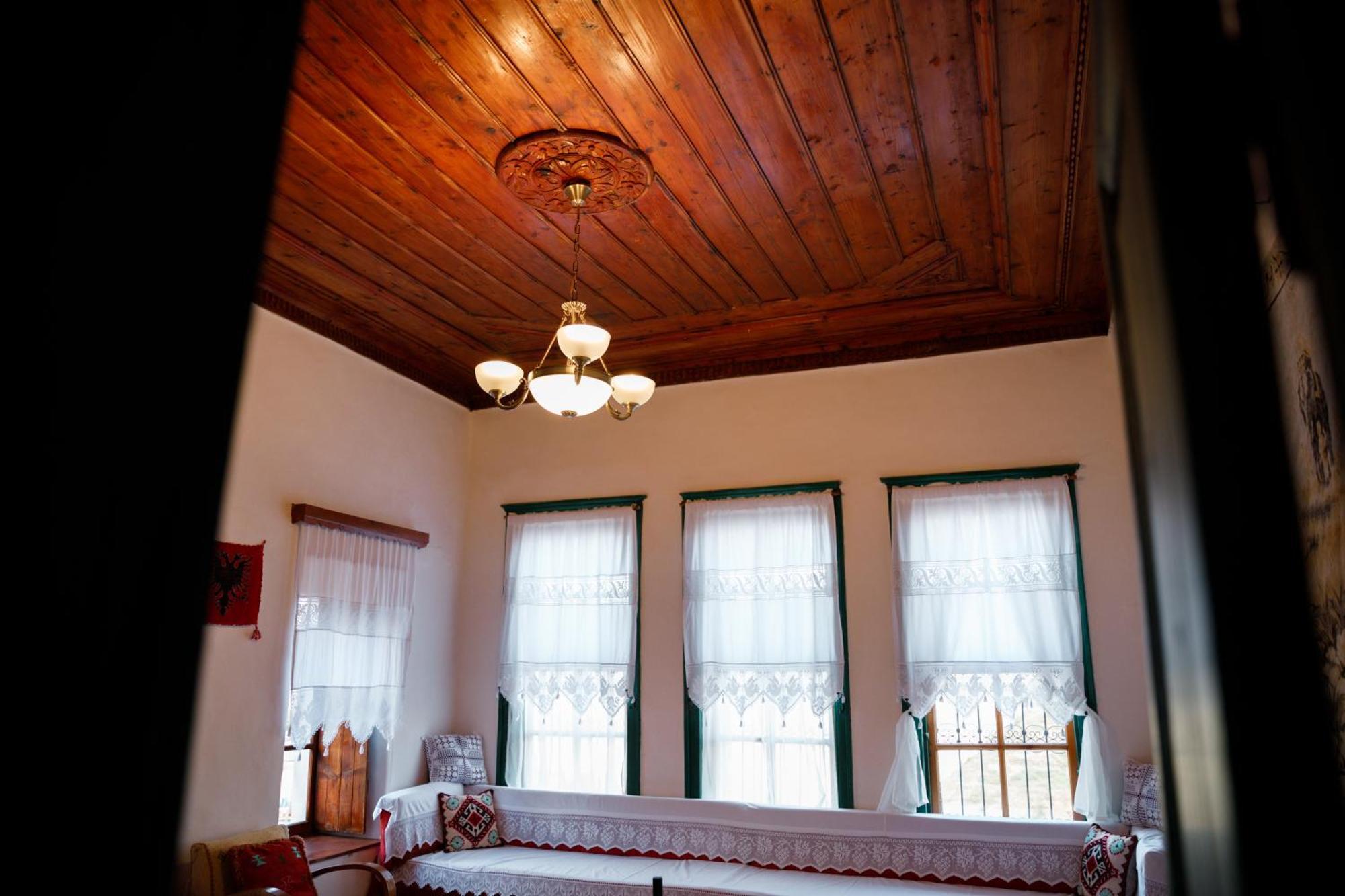 Guesthouse 1805 Gjirokastër Esterno foto