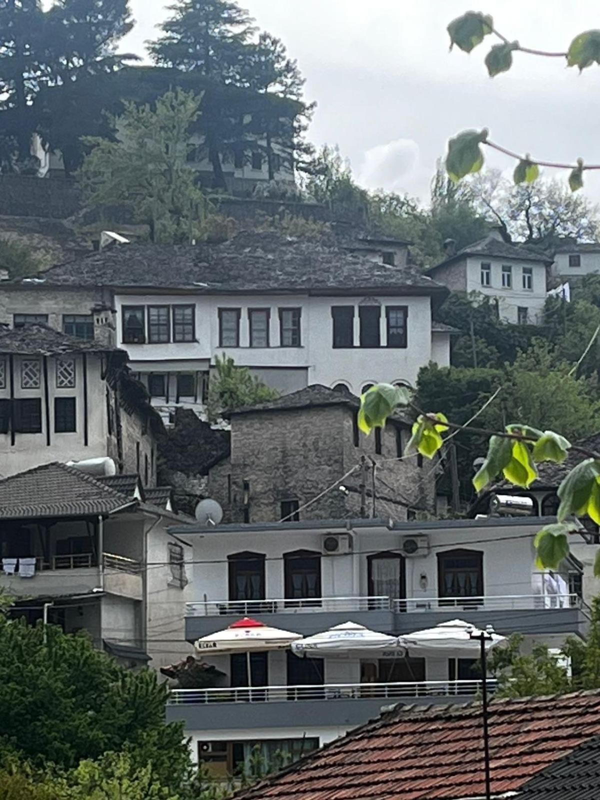 Guesthouse 1805 Gjirokastër Esterno foto