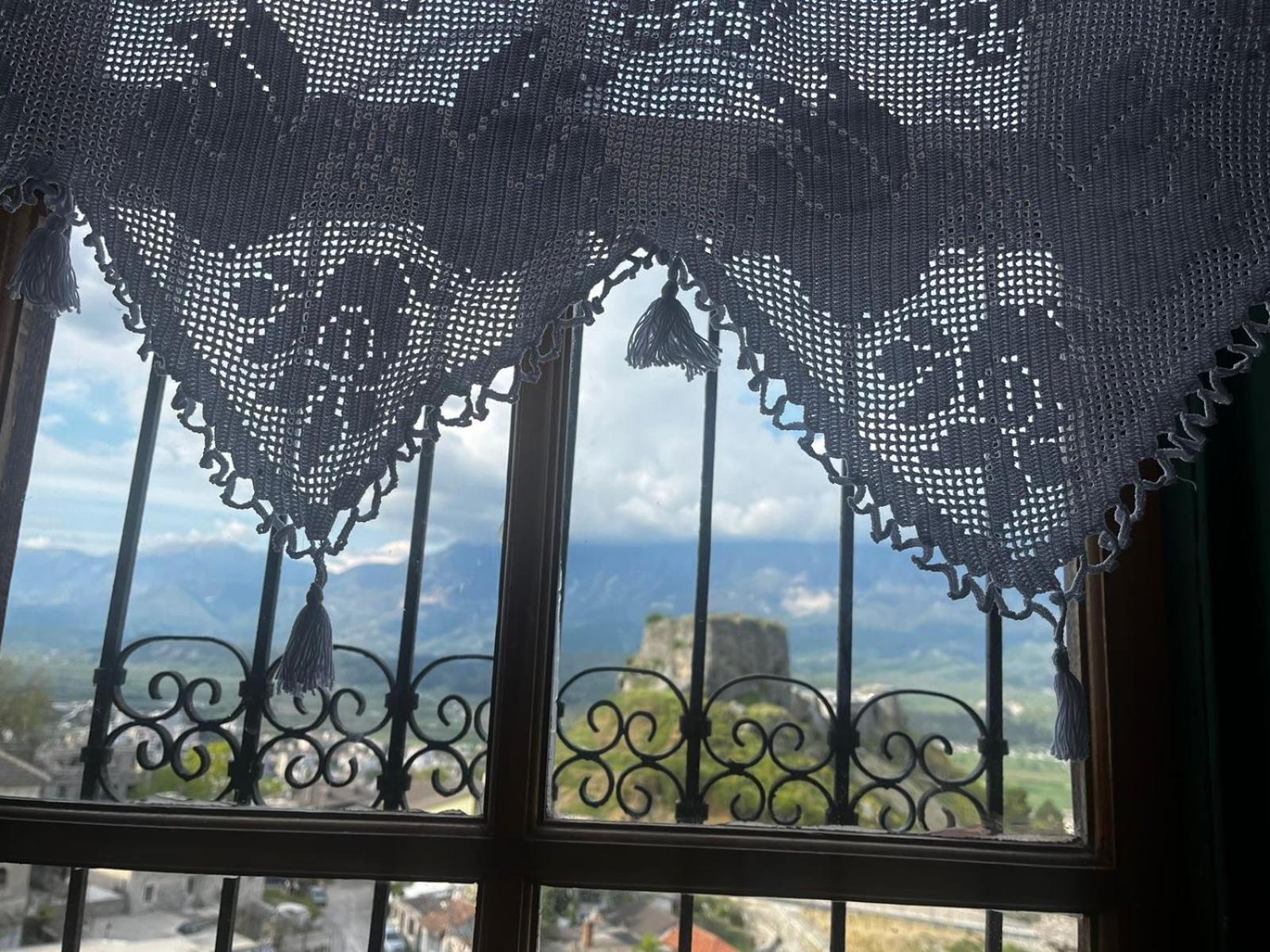 Guesthouse 1805 Gjirokastër Esterno foto