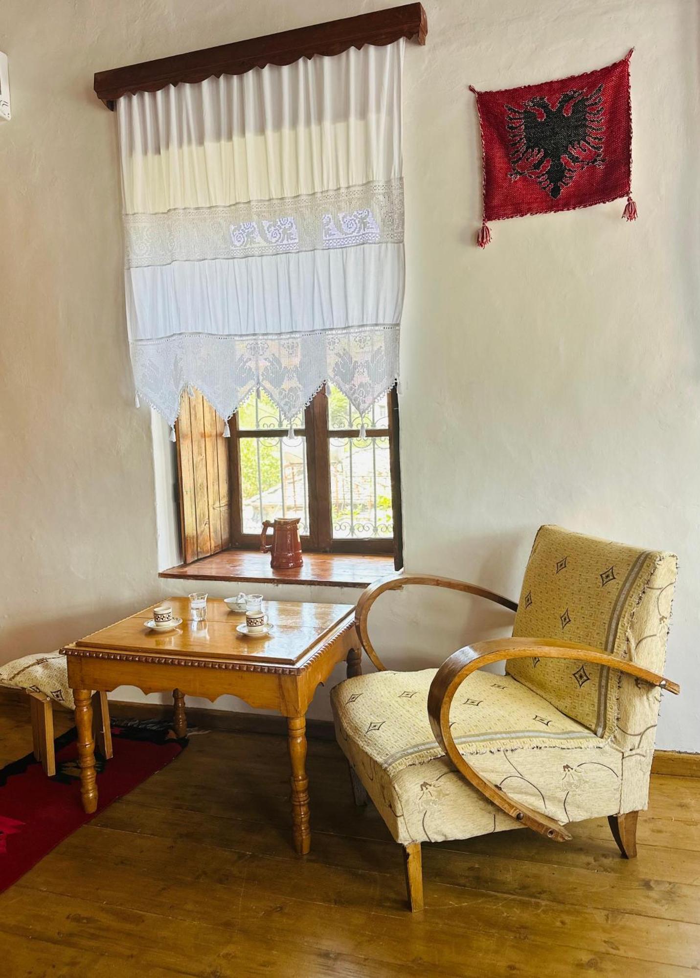 Guesthouse 1805 Gjirokastër Esterno foto